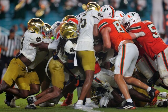 85924517007-miami-notre-dame-football