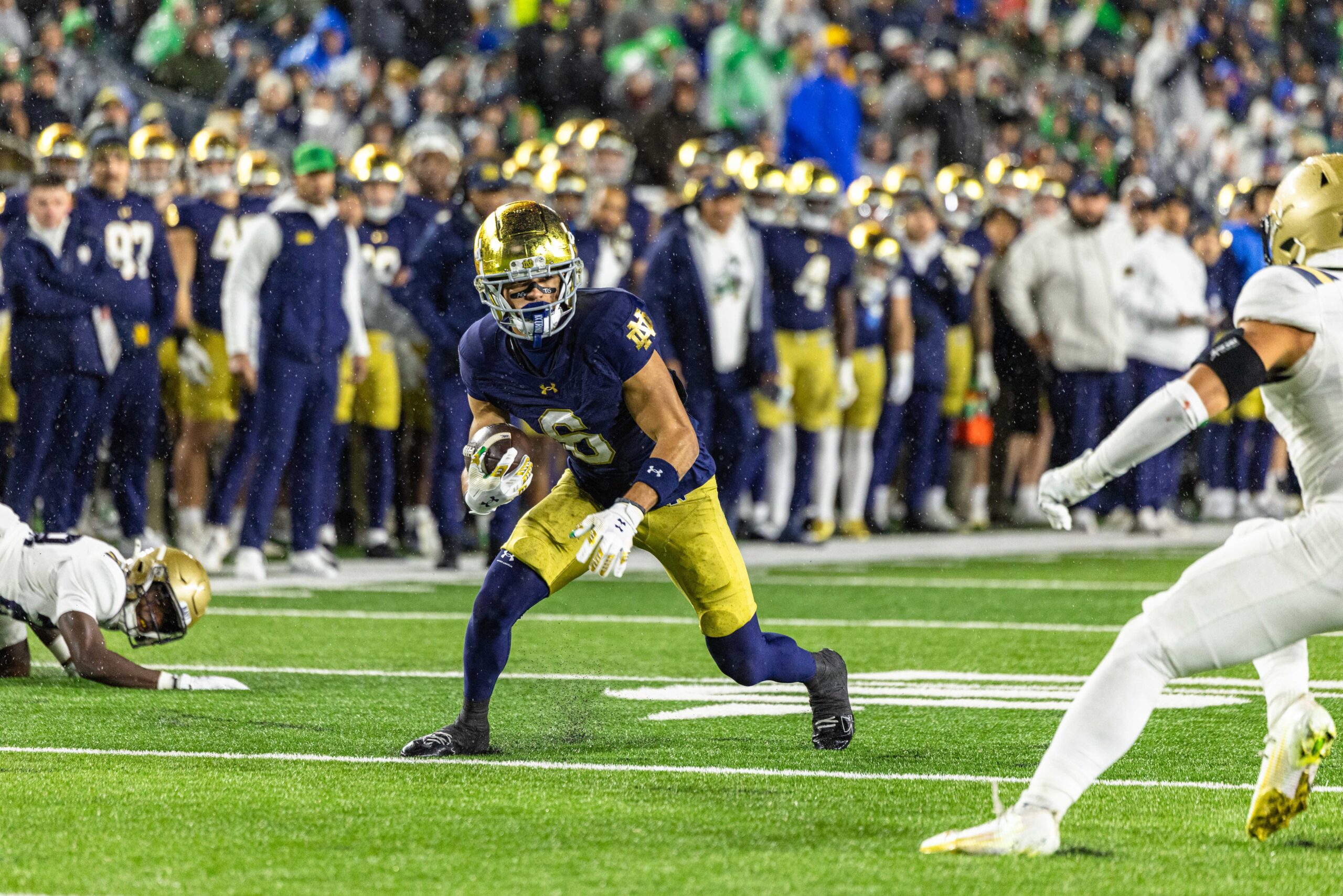 Notre Dame Dominates Navy 49–10 In Rain-Soaked Rivalry Clash